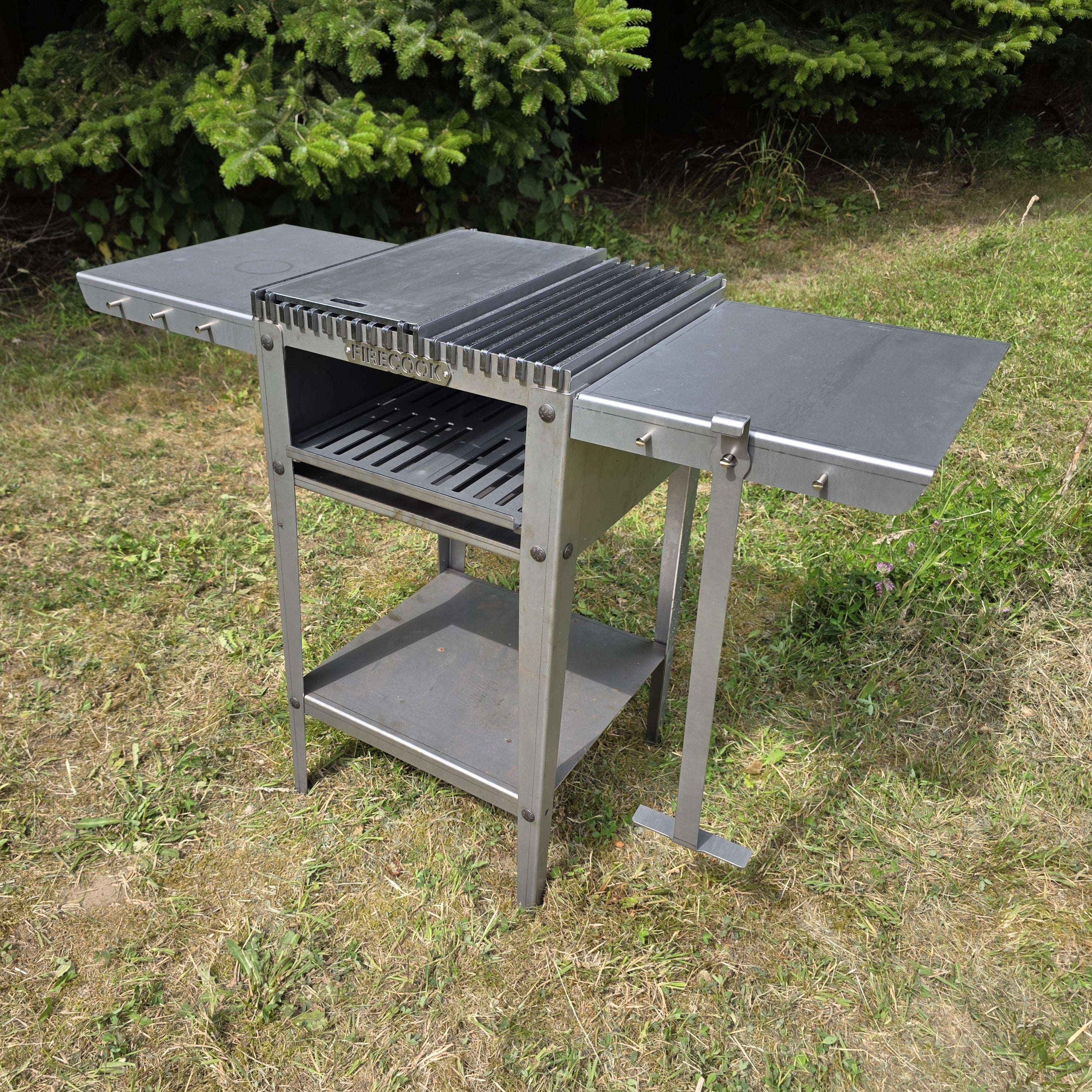 Firecook Outdoor Stove 45 ALL-IN kit m. 1 x Fryplate SMALL, 2 Side Table Kit, Shelf Kit 45 & Firetool
