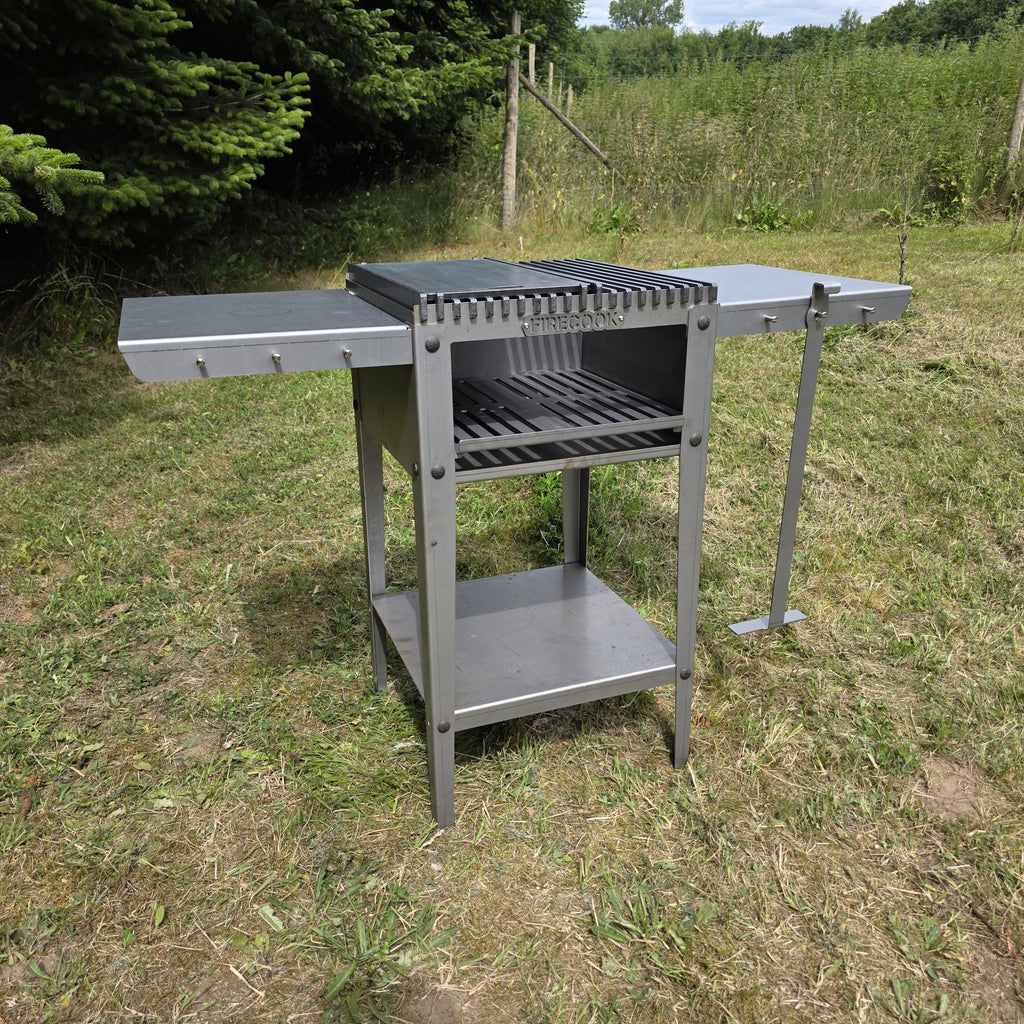 Firecook Outdoor Stove 45 ALL-IN kit m. 1 x Fryplate SMALL, 2 Side Table Kit, Shelf Kit 45 & Firetool